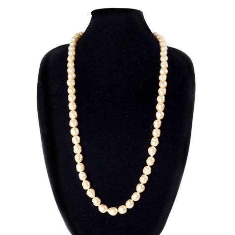 collier perle chanel vintage|Collier Chanel .